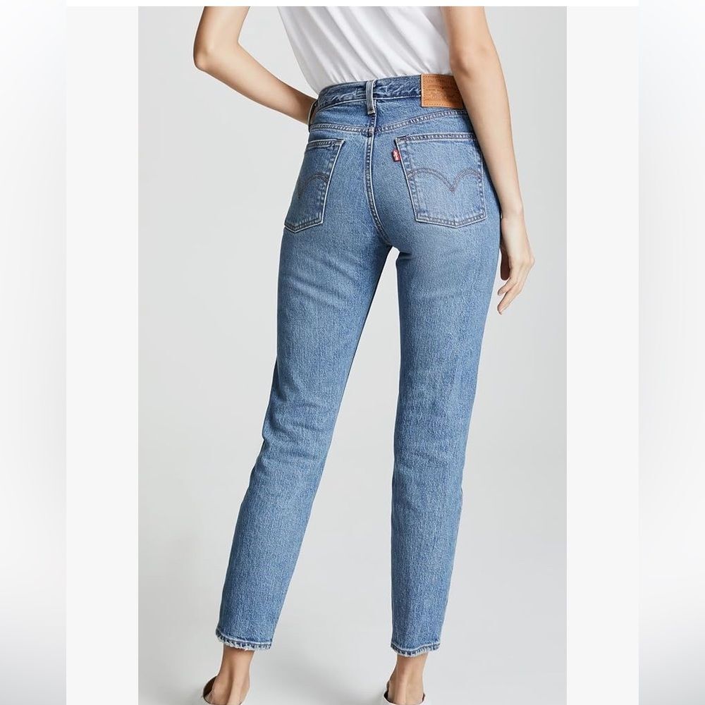 Levi's Premium Wedgie Button Fly Jeans Size 28